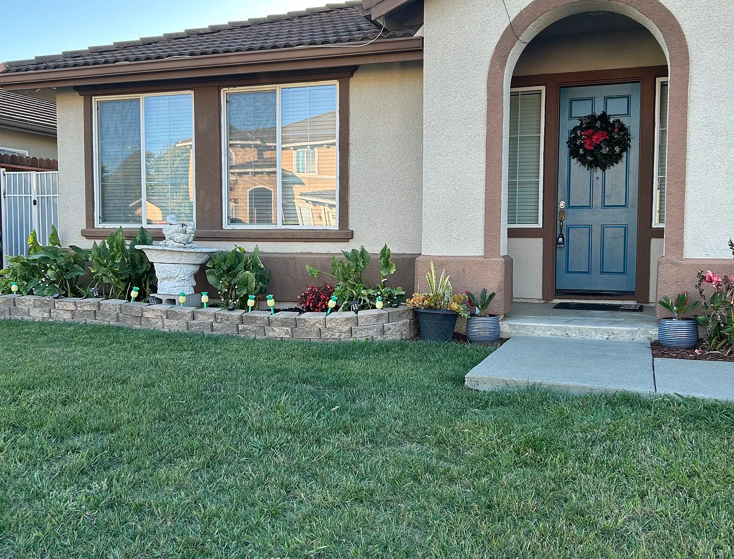 1 bed, 3000 sqft, $1,000 — Photo 1