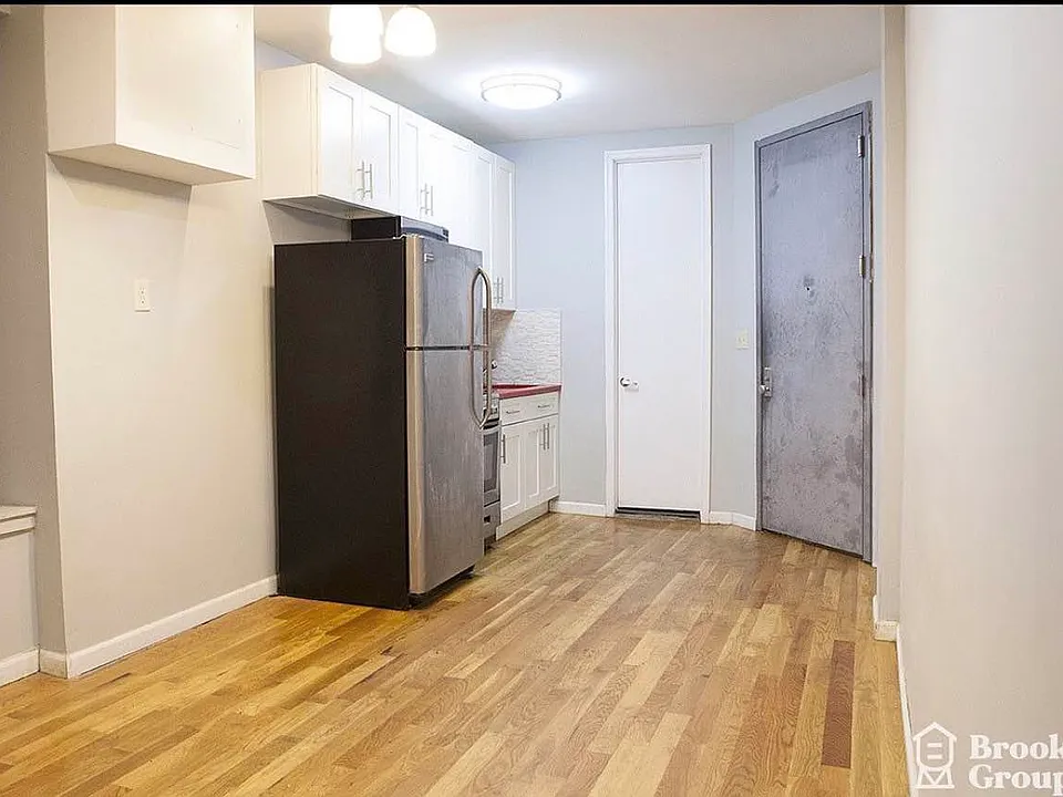 347 Linden St #4C