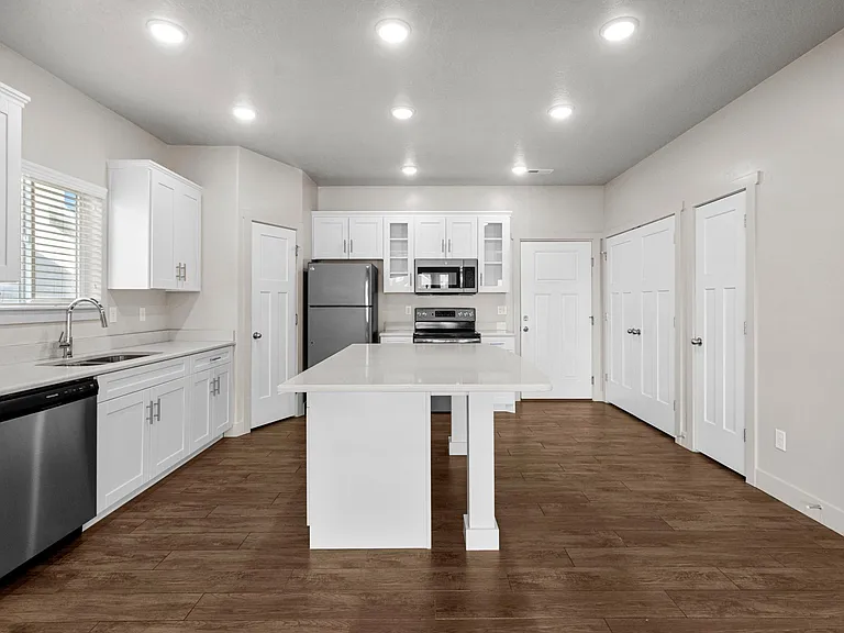 Greyhawk Townhomes — Photo 3