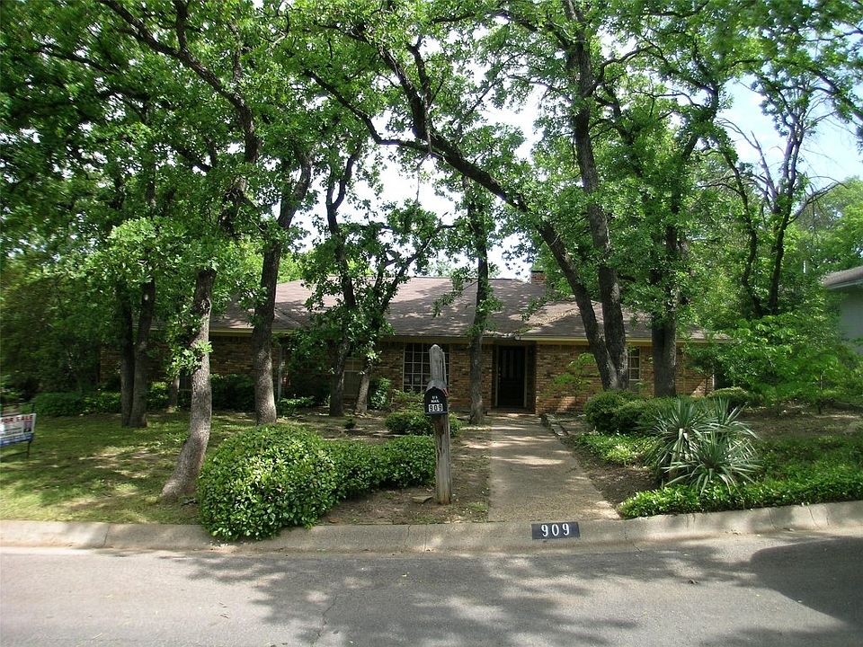 909 Chasewood Ln, Denton, TX 76205 Zillow