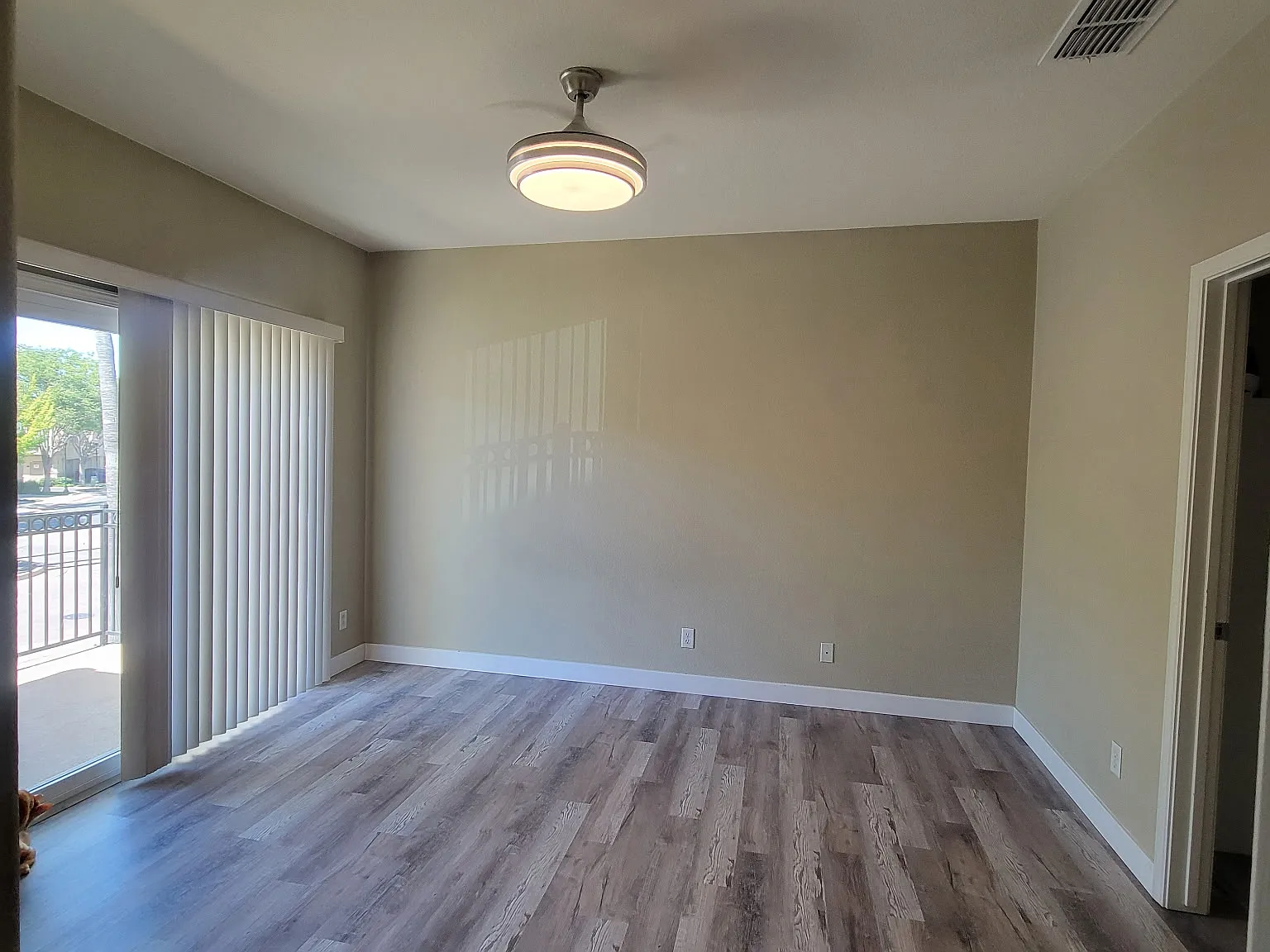 1 bed, 1092 sqft, $1,200 — Photo 4