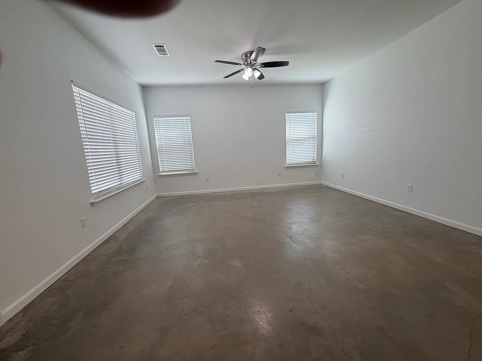 4 bed, 1720 sqft, $1,600 — Photo 4