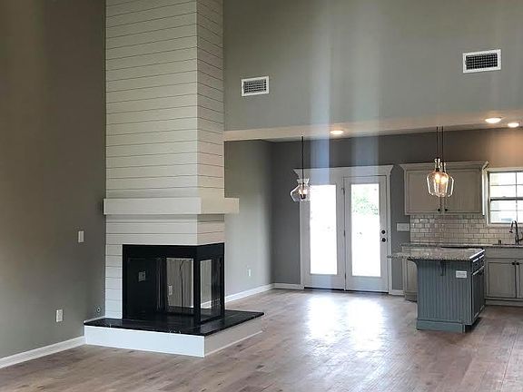 4th image of 1058 Marco Ln