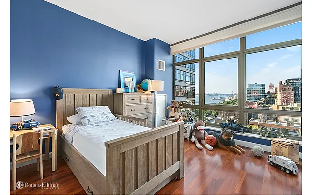 Sold by Douglas Elliman | media 20