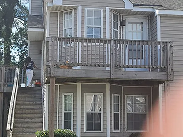 221 Lantana Ln #B, Hampton, VA 23669