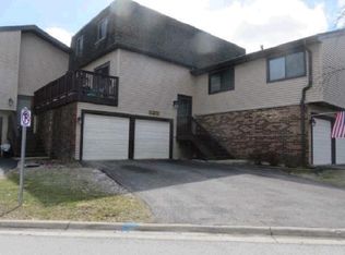 29W343 White Oak Dr, Warrenville, IL