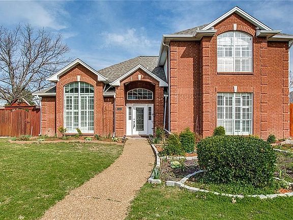 2nd image of 2101 Larkspur Dr