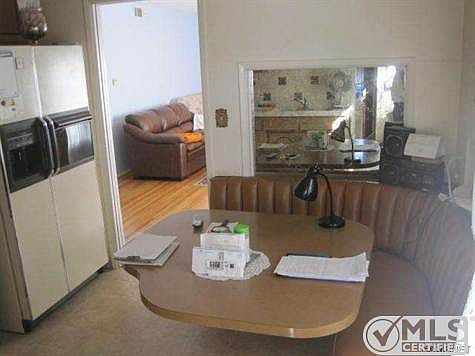 4th image of 7012 White Oak Ave