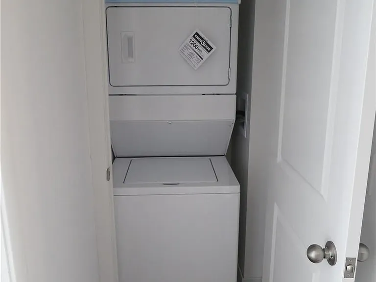 105 George St #815 — Photo 9