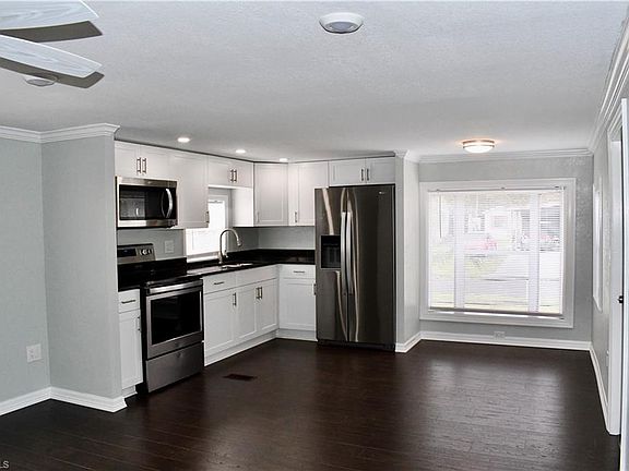 4th image of 233 Sacramento St