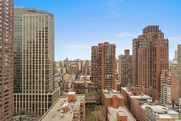 Sold by Douglas Elliman | media 17