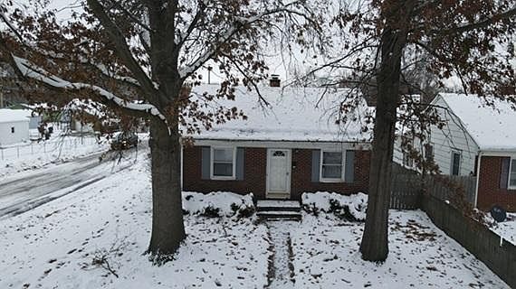1st image of 628 W 31st St