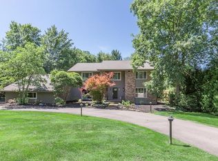14 Laurel Hill Ln, Pepper Pike, OH 44124
