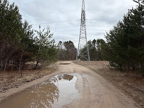 4th image of Pihl Rd