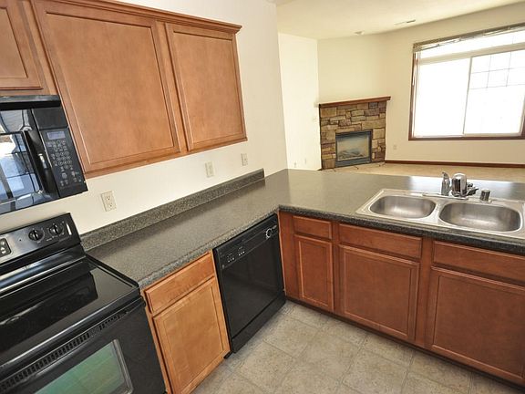 2nd image of W197N17104 Stonewall Dr