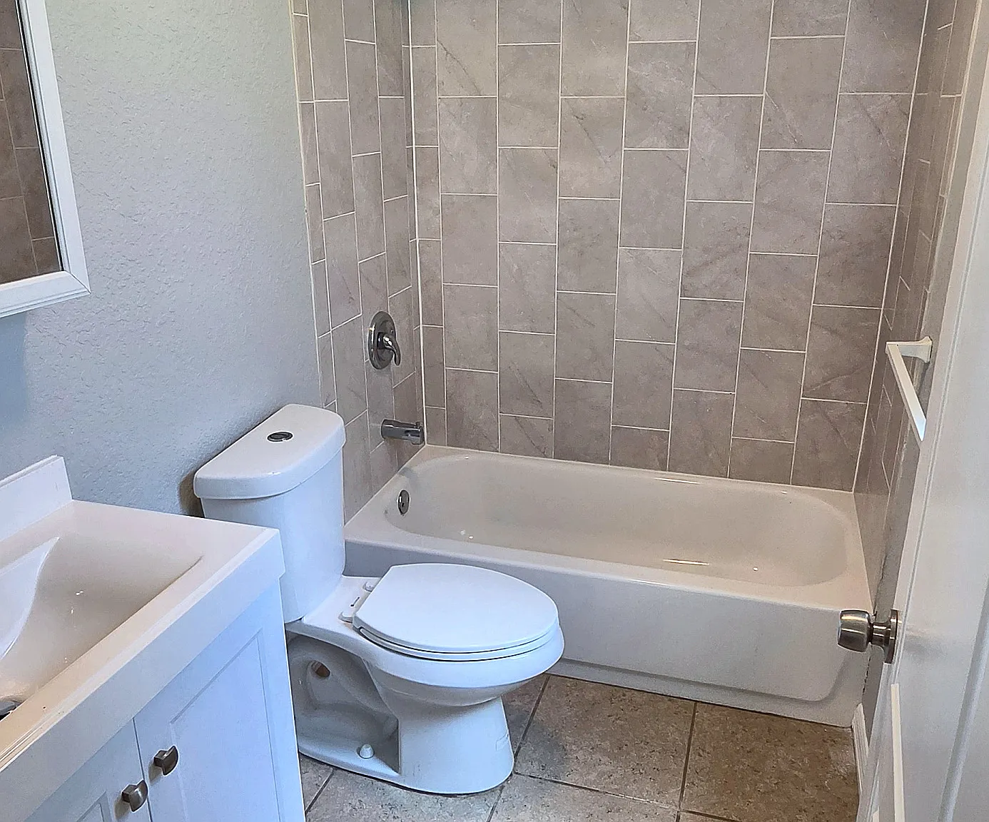 3 bed, 1250 sqft, $2,600 — Photo 1