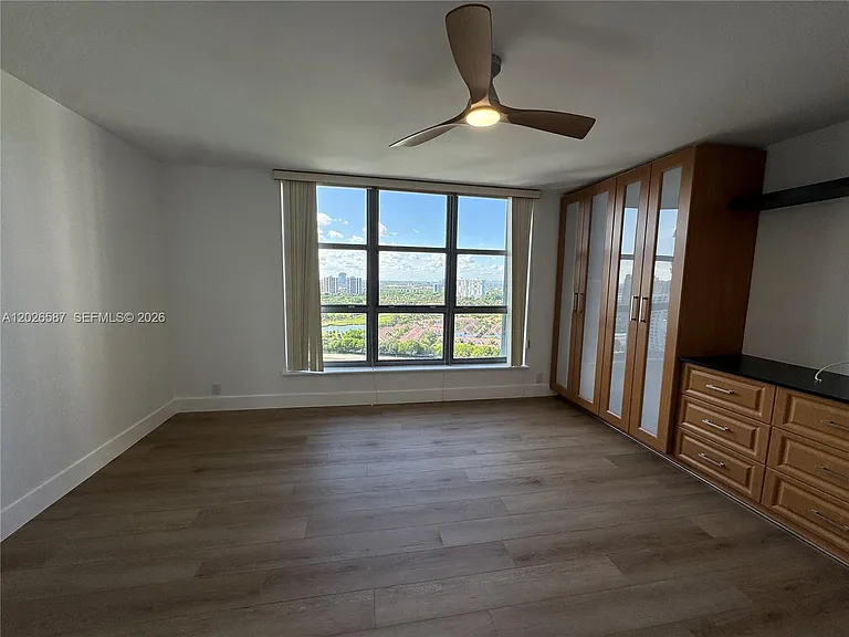 3530 Mystic Pointe Dr #2709 — Photo 38