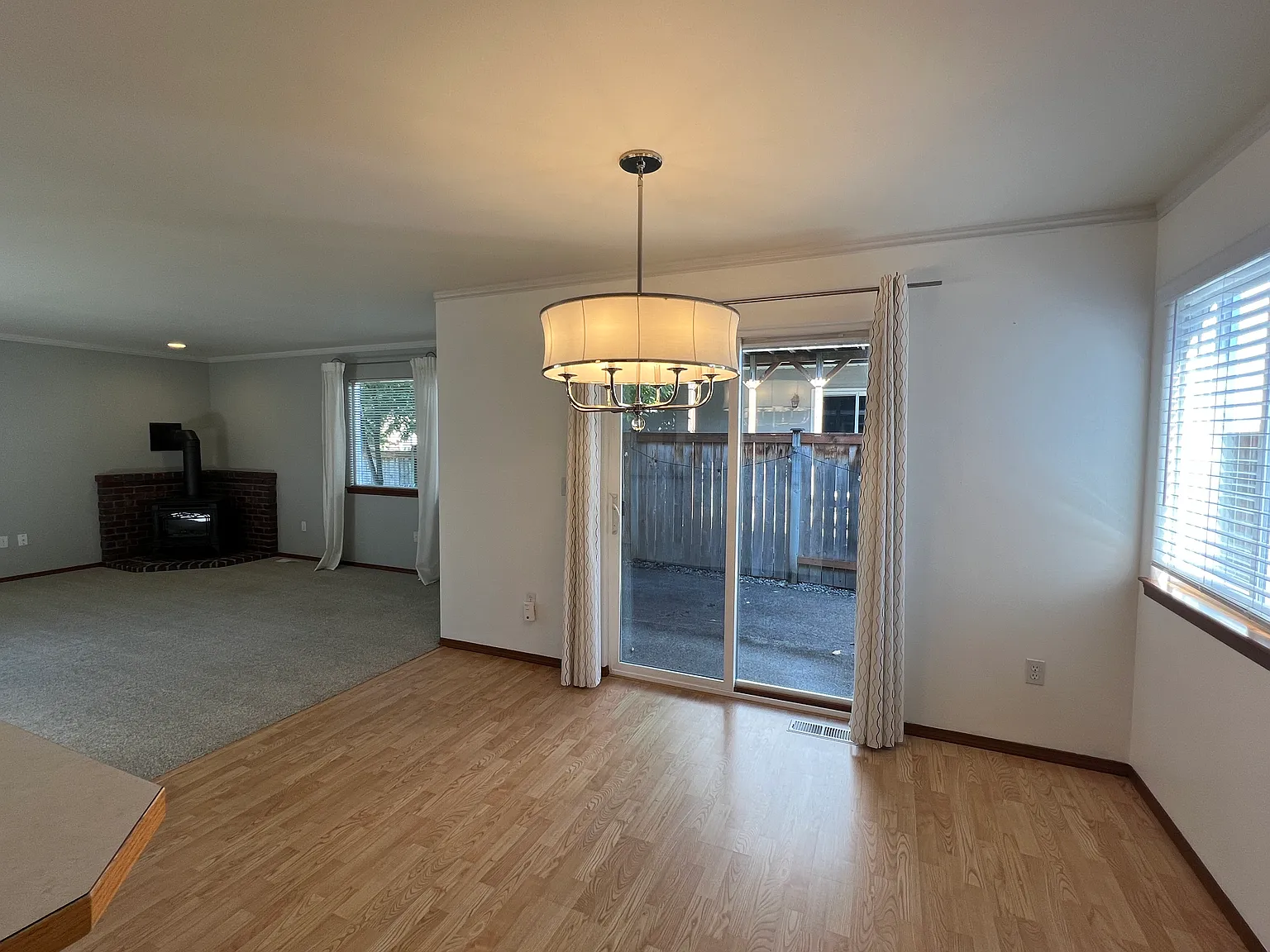 3 bed, 2.5 bath, 1580 sqft, $3,300 — Photo 4