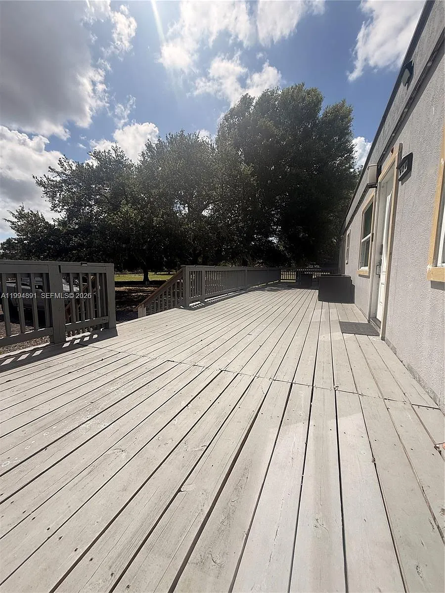Building Photo - 820 N Trebol St