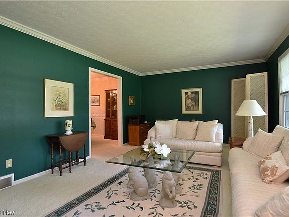 5th image of 9257 Meadow Ln