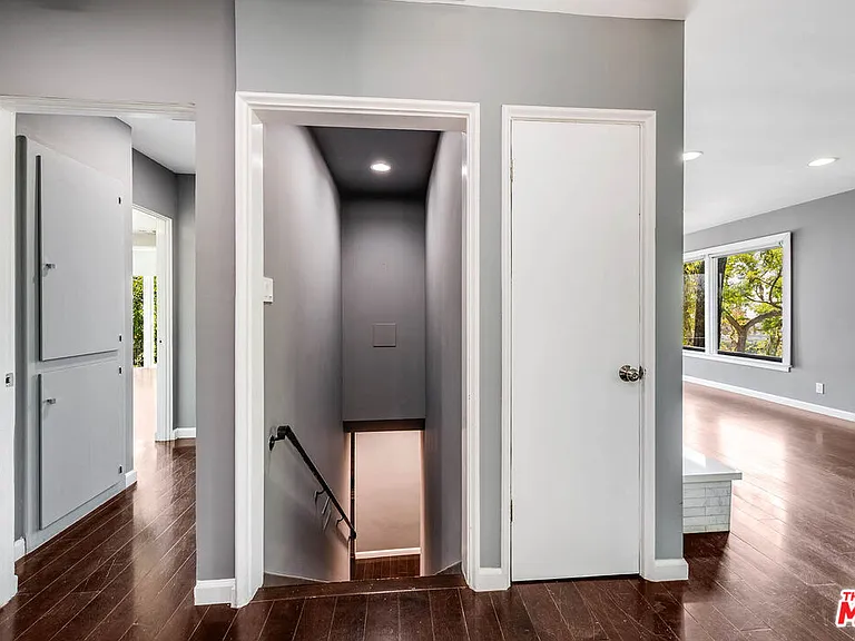 1438 Davies Dr — Photo 3