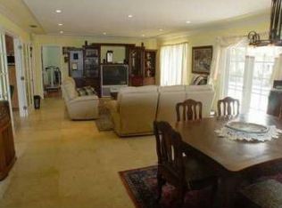 2920 NE 164th St, North Miami Beach, FL 33160