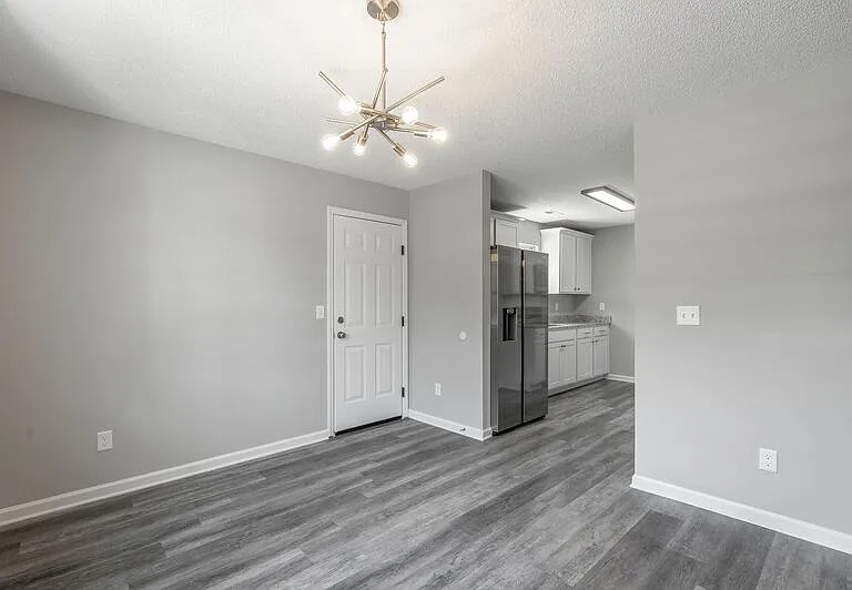 1801 S Lyerly St #MAIN HOUSE — Photo 6