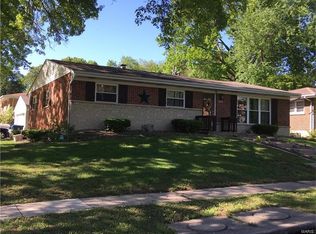 901 Dyerdown Ave, Saint Louis, MO 63135