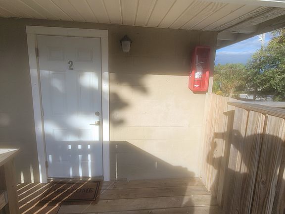 2nd image of 611 NE 10th Ave APT 2