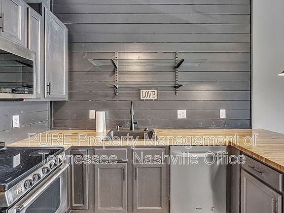 3rd image of 613 Hillsboro Rd APT B26