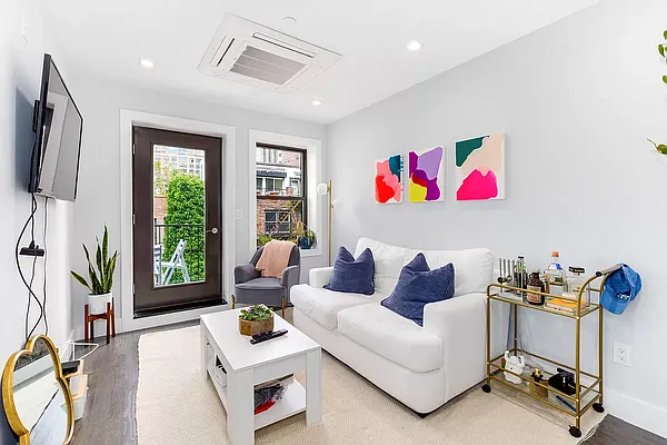 Rented by Loftey LLC | media 19