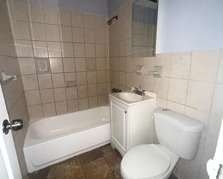 131 N Walnut St #16A — Photo 3