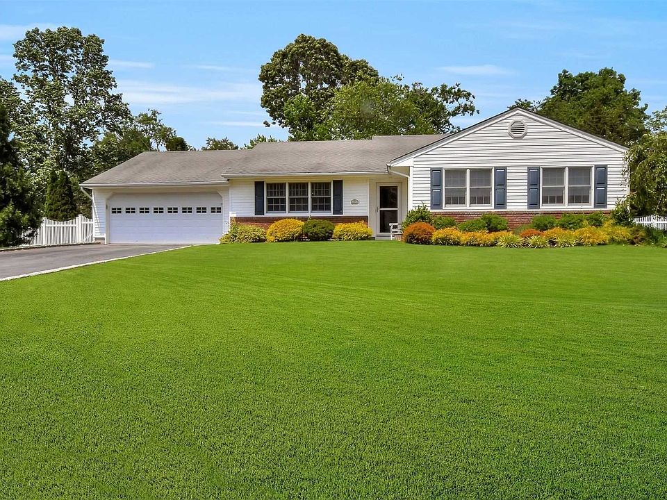 1st image of 17 Hemlock Ln