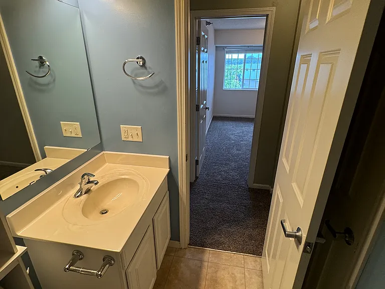 2022 29th Pl NW #201 — Photo 9