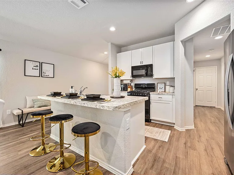 10527 Meadow Saffron Dr — Photo 4