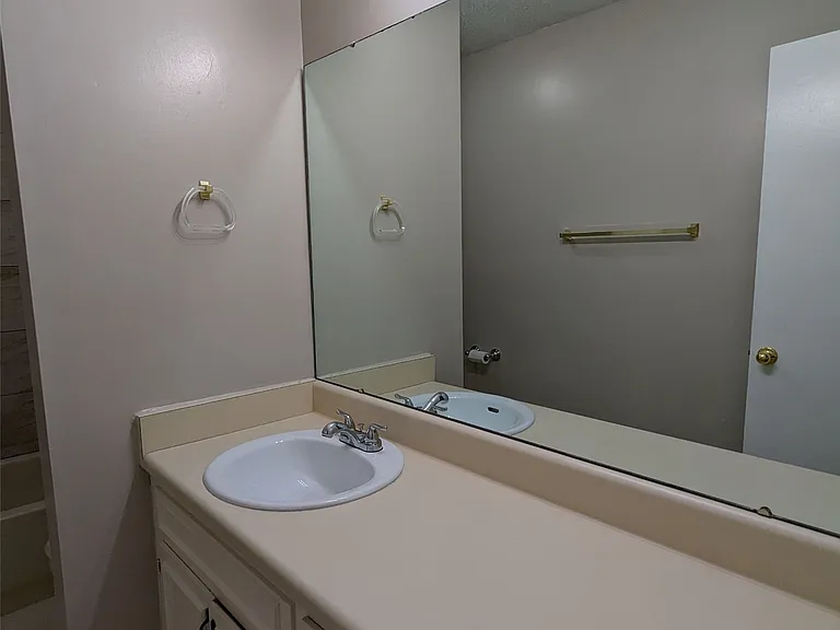 5908 Carmel Dr — Photo 12