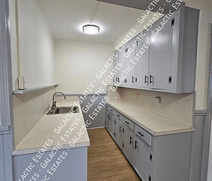 668 Harvard St #1 — Photo 10