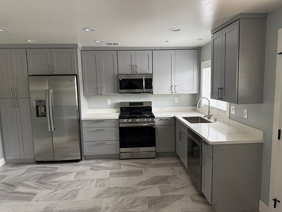 1st image of 3348 Park Blvd