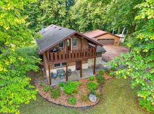 8592 Winncrest Rd, Neenah, WI 54956