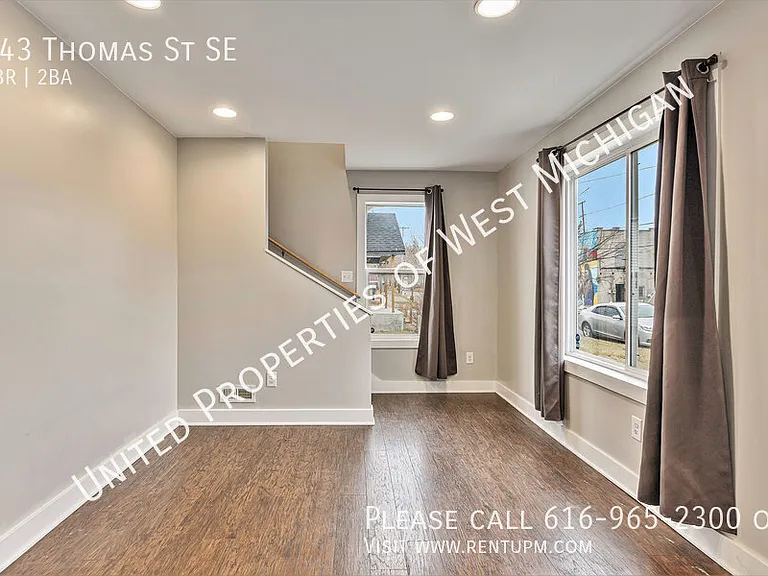 743 Thomas St SE — Photo 4
