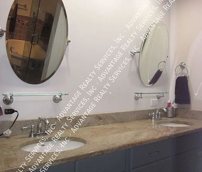 4902 Country Aire Ln — Photo 14