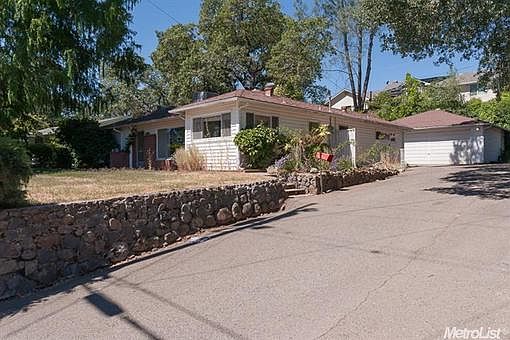 1st image of 324 Riverview Dr