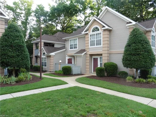 304 Gainsborough Sq, Chesapeake, VA 23320