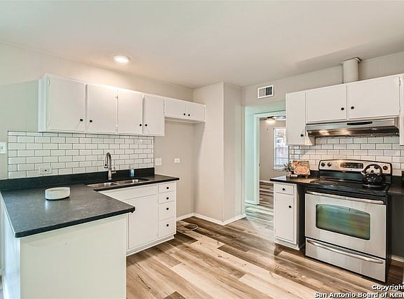 3rd image of 6119 THUNDER DR