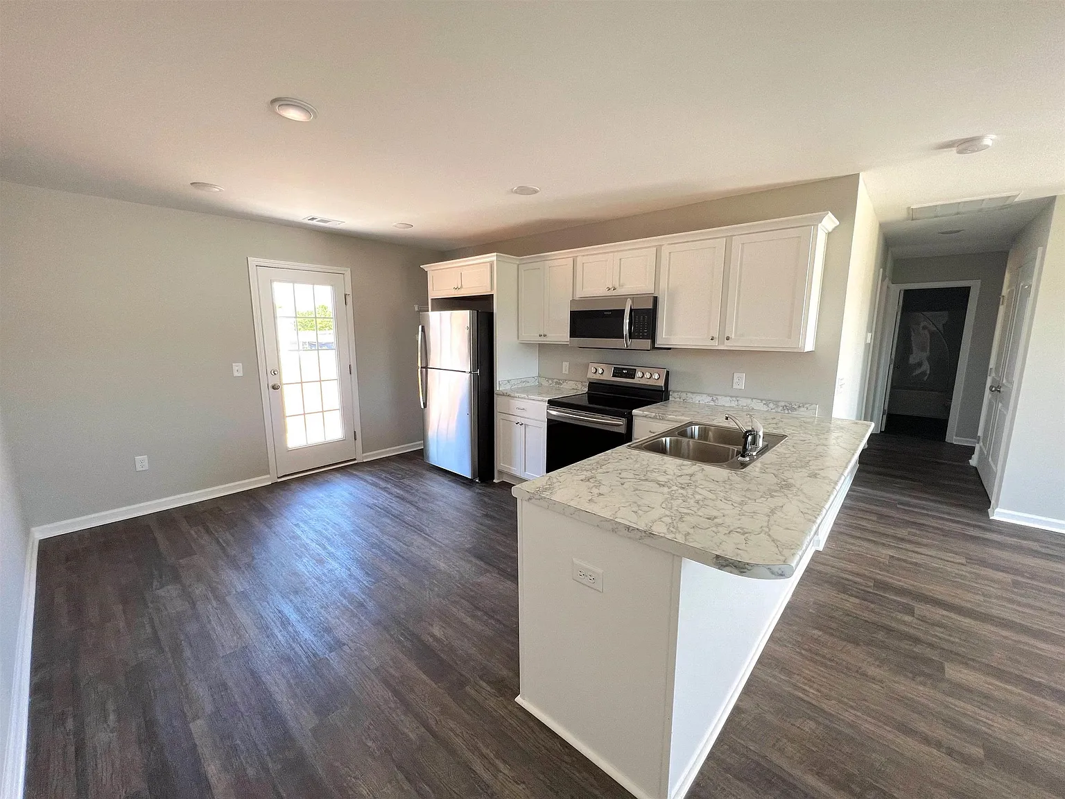 124 Callaway Crescent - 1 — Photo 4