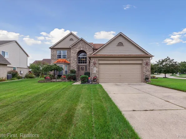 43872 N Timberview Dr, Van Buren Township, MI 48111