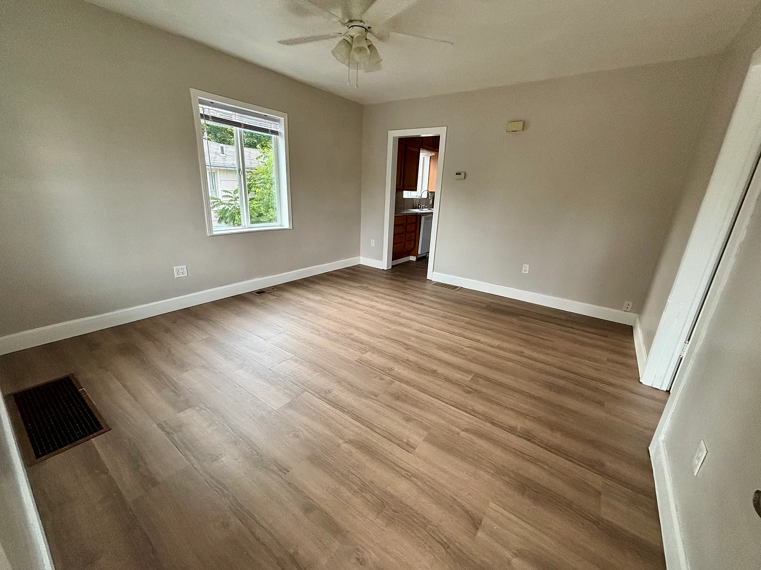 4 bed, 1248 sqft, $2,500 — Photo 3