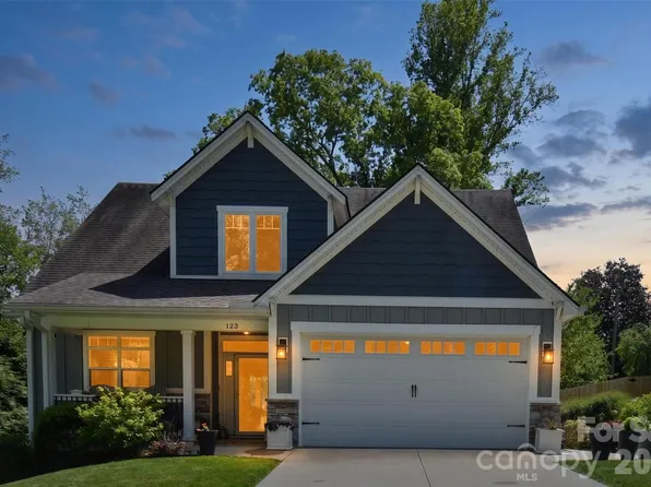 123 White Oak Road Ext, Arden, NC 28704