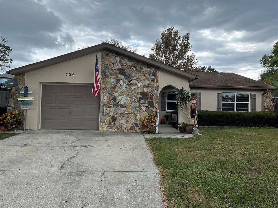 1st image of 709 Hibiscus Cir E