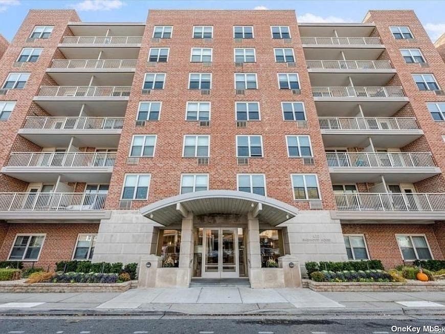 1st image of 410 E Broadway APT 2C